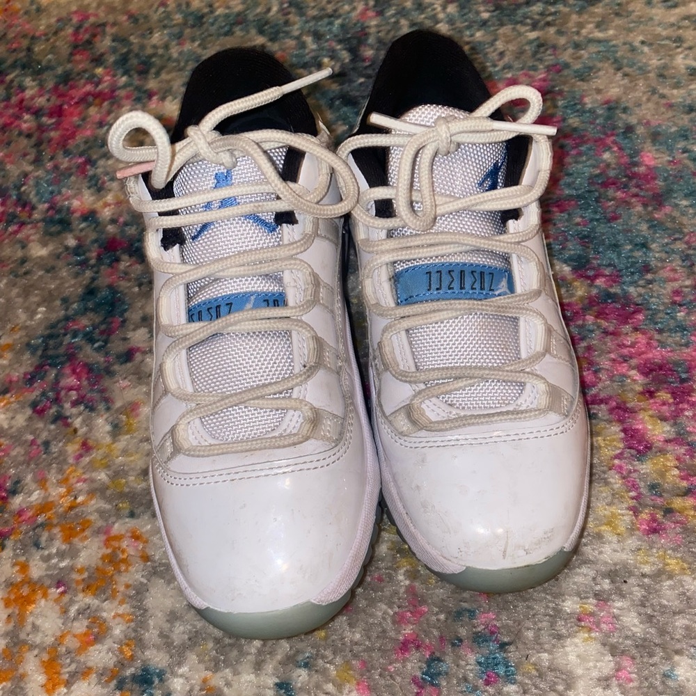 Jordan 11 Retro low legend blue